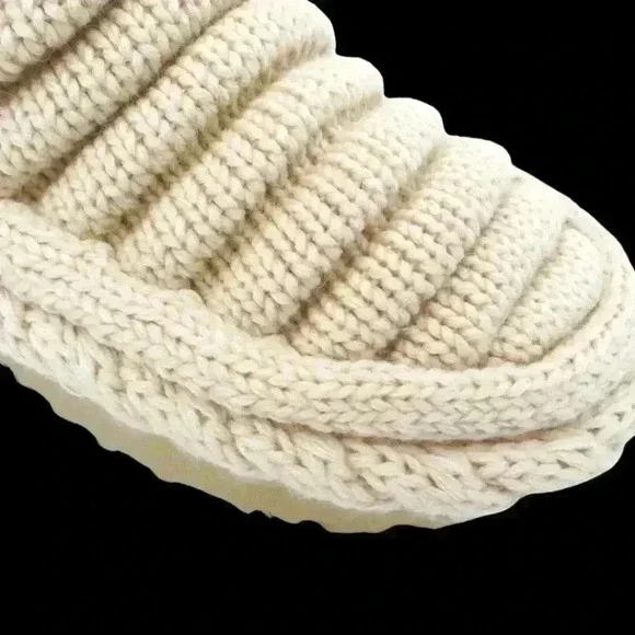 Size 9 Ugg Natural Beige Classic Mini Chunky Knit Boots - Picture 5 of 14